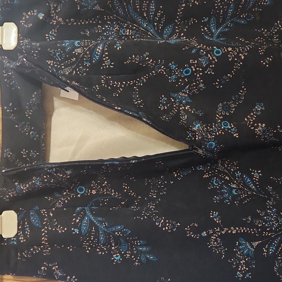 Briggs New York Black and Teal And Brown Paisely Patterned Pencil Skirt - Picture 6 of 7